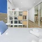 Lägenhet With Balcony, Close To The Sea