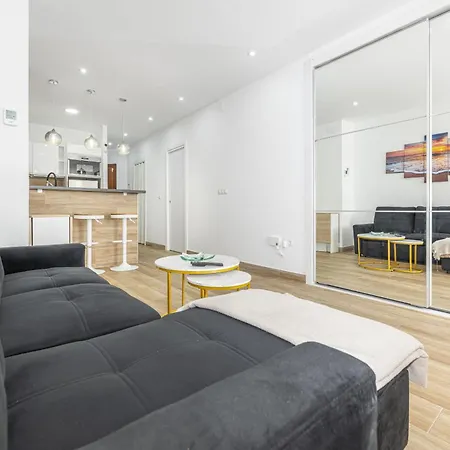 Appartement With Balcony, Close To The Sea *