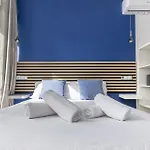 With Balcony, Close To The Sea Апартаменти *