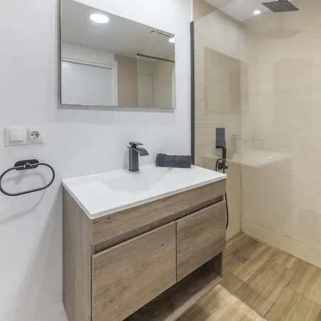 With Balcony, Close To The Sea * 토레몰리노스